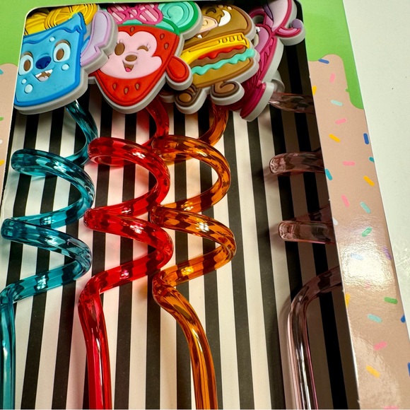 NWT. Disney Primark munchlings straws 4 pack. Adorable twisty plastic straws - Picture 3 of 16